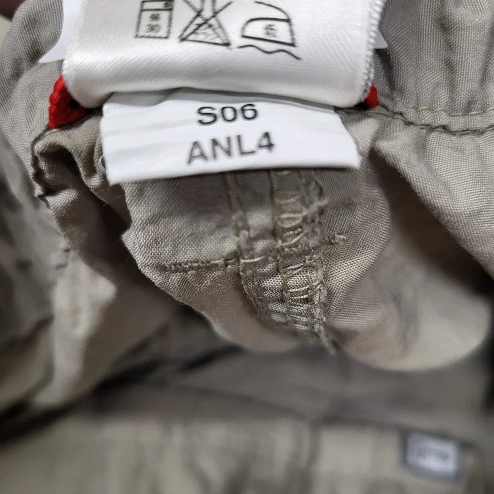 The North Face Men Shorts 2XL Khaki Nylon Cargo Shorts Button 10